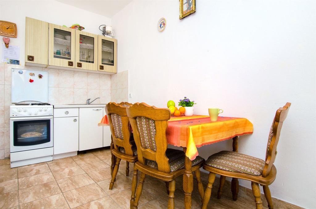 Apartments Ban Dugi Rat Bagian luar foto