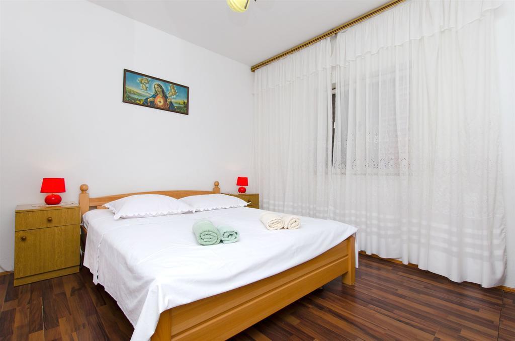 Apartments Ban Dugi Rat Bagian luar foto