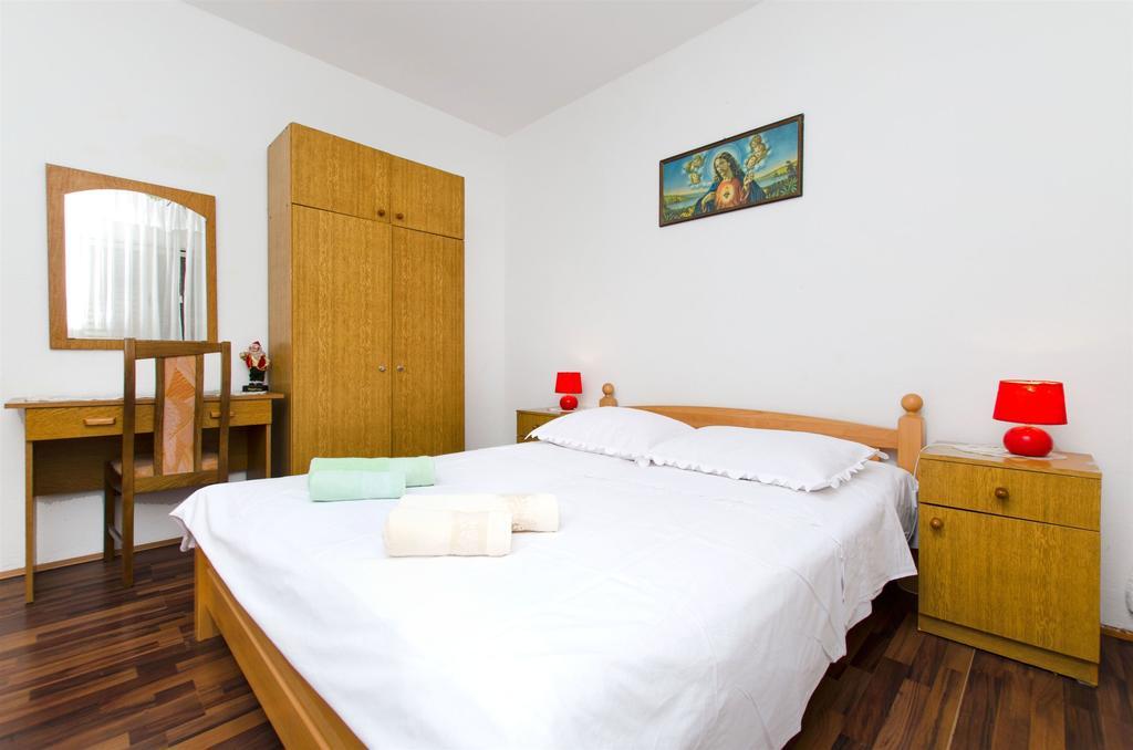 Apartments Ban Dugi Rat Bagian luar foto